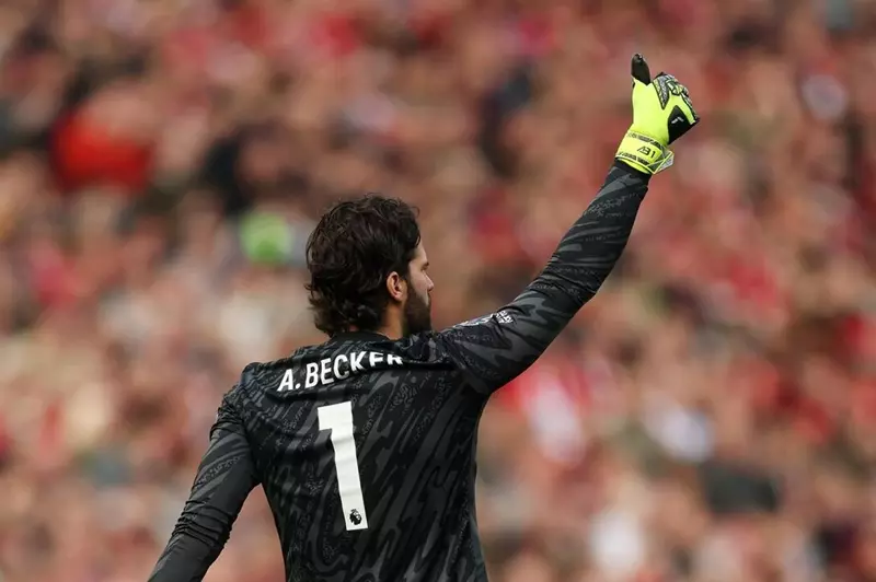 أليسون بيكر حارس ليفربول